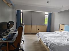 -网鱼电竞酒店(上海闵行七宝古镇店)