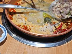 -洱火云南酸菜牛肉火锅(石景山当代商城店)