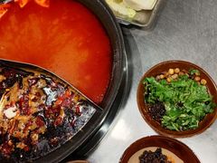 -鹿鸣山草本茶香火锅(园西路店)