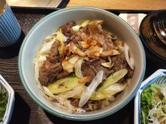 牛筋饭-炼火烤肉店