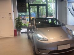 -TESLA 特斯拉(上海太古汇体验店)