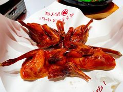 脆皮烤乳鸽-鸽子侯·家宴·平价海鲜(市图书馆店)
