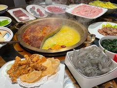 -小天鹅火锅·一线江景洪鼎旗舰店(洪崖洞店)