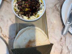 -ROAST coffee & eatery