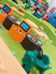 -莫莉幻想儿童乐园(武汉保利广场店)