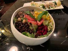 五谷杂粮蔬菜沙拉-Let's Taipei 非常烘焙(太古里店)