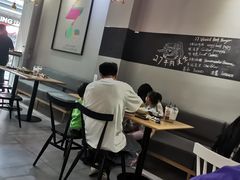 大堂-HELLO 27 意面·沙拉·帕尼尼