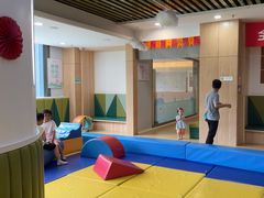 -亲亲袋鼠托育早教·思维专注力·棕熊英语(鼓楼恒力城店)