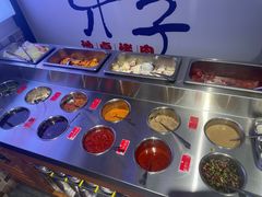 自助调料区-马路牙子烧烤音乐酒馆(望京店)