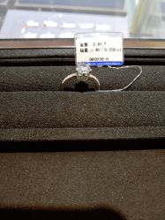 -威德钻石-克拉钻大本营(南京东路店)