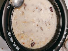 -洪氏嗨捞·广东猪肚鸡·椰子鸡火锅(西咸万象城店)