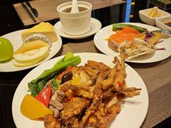 -大中华希尔顿酒店-念自助餐·嗨啤·小龙虾