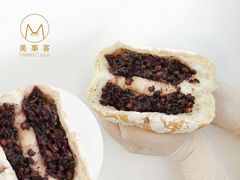 紫米红豆软欧包-美事客·面包·蛋糕·甜品(CBD店)