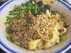 荤宽燃面-万三面馆(青龙正街太古里店)