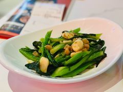 猪油渣炒菜心-兴粤匯香港茶餐厅(宝山日月光店)