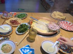 -洱火云南酸菜牛肉火锅(石景山当代商城店)