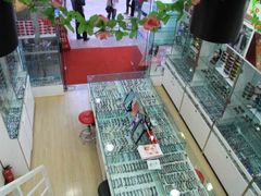 -诺柯视眼镜-蔡司依视路官方工厂店(淞南一店)