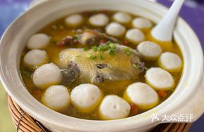 Homestyle Chicken Soup with Fish Balls