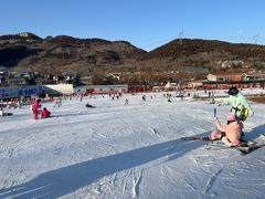 -济南卧虎山滑雪场