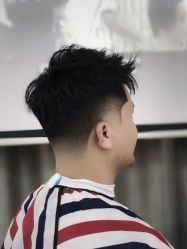 -海文先生国潮烫染男士理发馆