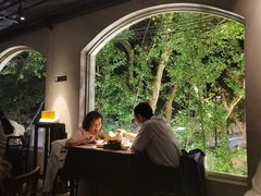 靠窗位-穹六人间 people 6(岳阳路店)