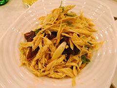 京味腐竹拌蛰头-天外天烤鸭店(八角店)