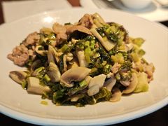 雪菜蘑菇炒肉片-大牌大·传统杭帮菜(湖滨店)