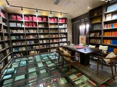 -钟书阁(松江泰晤士小镇店)