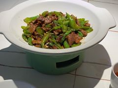 -阿瓦山寨·湘菜现炒·剁椒鱼头王(咸阳总店)
