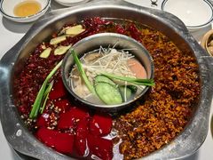 -卤校长老火锅(杨家坪直营店)