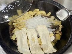 -屯老二农家铁锅炖·行业领军者(梅江店)