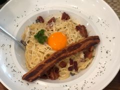 -Chom Cafe and Restaurant