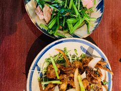 -Cuc Gach Quan Restaurant