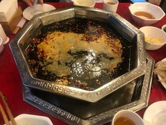 -山城年华老火锅(玉林店)