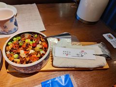 黑三剁配薄饼-雀舞云南菜(乐客城店)