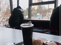 靠窗位-麦当劳(展览路店)