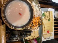 -老牌坊云南鱼豆花火锅(哈西万达店)