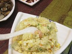 -扒虾小妹儿麻辣海鲜(宏图街店)