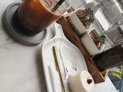 -UNI UNI(环亚凯瑟琳店)