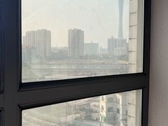 -朗逸酒店(广州塔赤岗地铁站店)