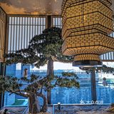 这是一份超大的刺身船,盛满了来自世界各地的新鲜海产