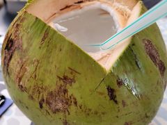 新鲜椰仔-源昌隆咖啡店