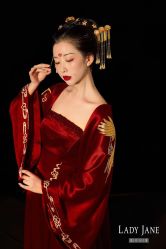 -Lady  Jane高端婚纱礼服馆