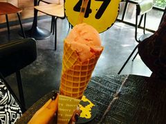 -莓园冰淇淋店