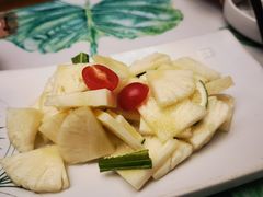 青柠檬拌鲜菠萝-云海肴汽锅鸡·云南小炒(曲江大悦城店)