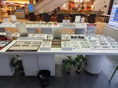 -罗伯特眼镜·蔡司官方授权(前海桂湾店)