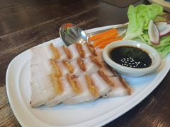 -Chom Cafe and Restaurant