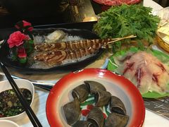 -鲜入围煮花胶鸡海鲜火锅