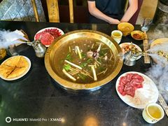 -周老三跷脚牛肉·全牛火锅(非遗传承店)