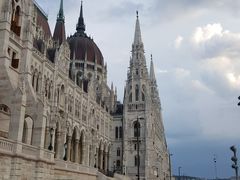 -多瑙河畔鞋履雕塑